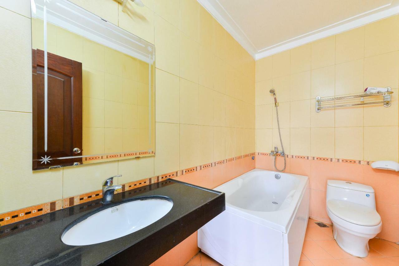 Oyo 216 Alisa Hotel Hanoi Luaran gambar
